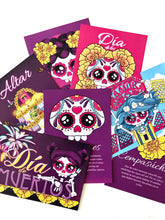 Cargar imagen en el visor de la galería, Set 12  postales del Día de Muertos
